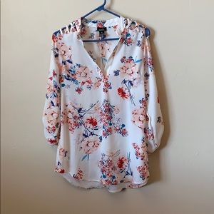 💕 5 for $25 💕 Rue 21 floral shirt